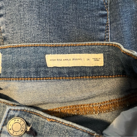 PAC SUN HighRise Distressed light wash Ankle Jegging Jeans Pants Size 28 - Picture 3 of 9